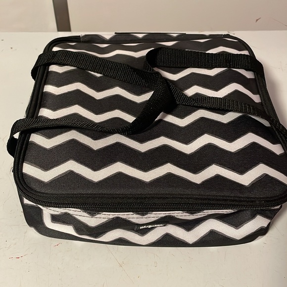 Tupperware Ultra Pro Square Baking dish and Thirty-One carrier - Picture 9 of 10